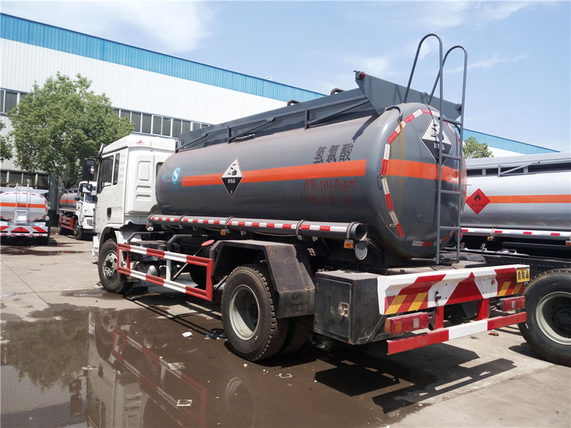 陜汽單橋化工液體運(yùn)輸車(chē)