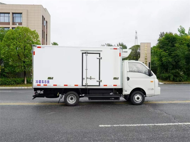 凱馬銳航純電動冷藏車