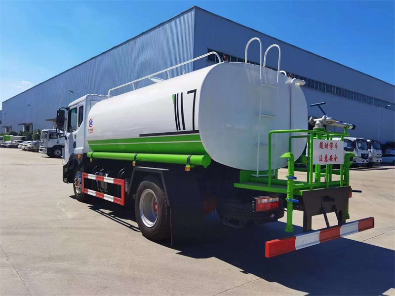東風(fēng)9方灑水車(chē)質(zhì)優(yōu)價(jià)廉