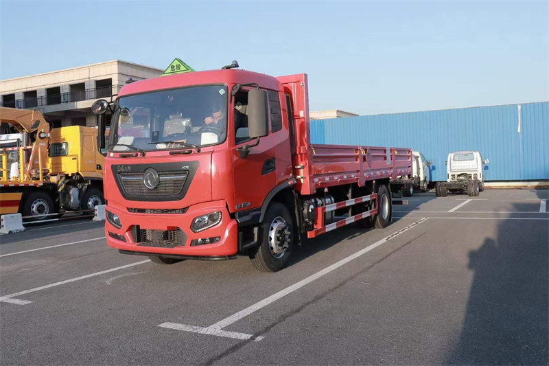 東風(fēng)天錦6.8米氣瓶運輸車