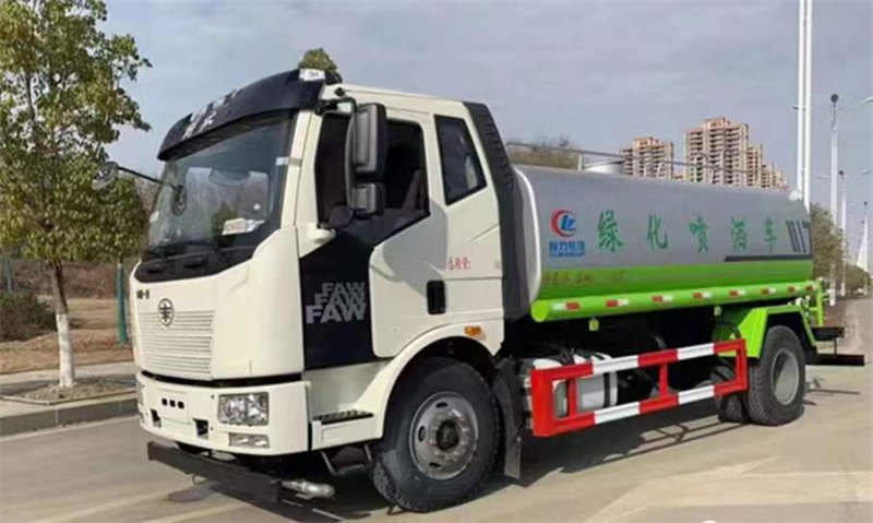 15方國(guó)六解放J6L灑水車