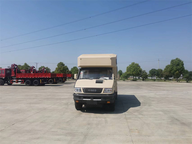 依維柯2056四驅(qū)硬派越野房車傲旅雅舒特房車