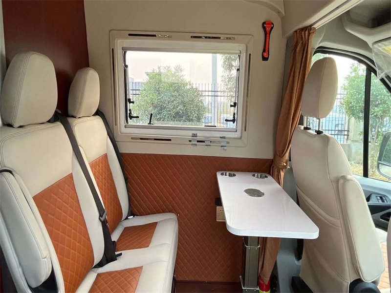 大通V90加長軸超高頂B型房車傲旅雅舒特房車