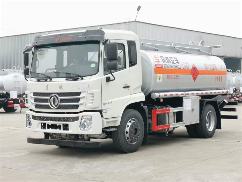 十噸油罐車東風(fēng)性價(jià)比高