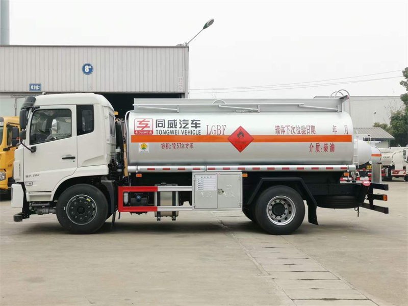 十噸油罐車東風(fēng)性價(jià)比高