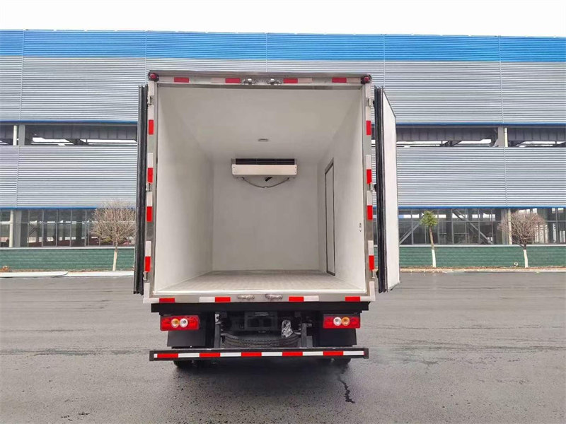 福田奧鈴速運(yùn)國(guó)六冷藏車
