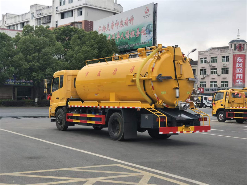 東風(fēng)天錦15方吸污車