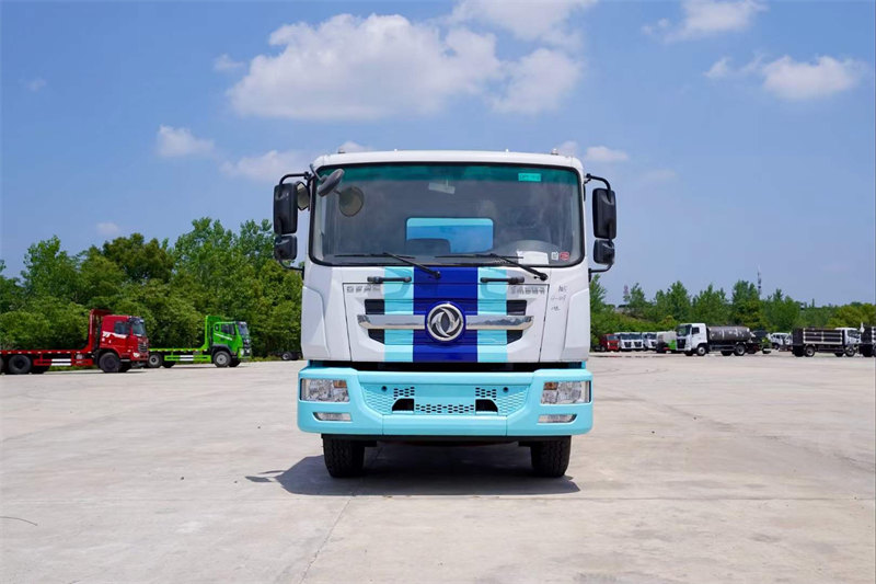 東風D9吸污車
