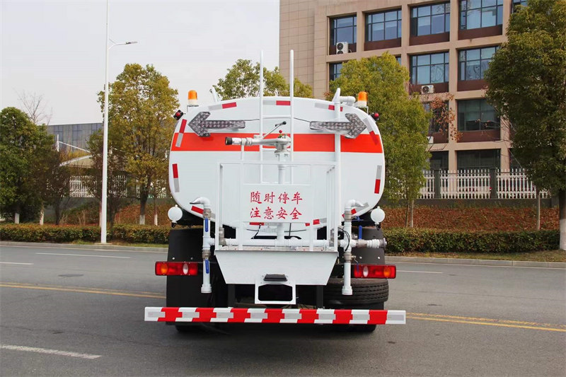東風(fēng)天錦15方灑水車環(huán)保白