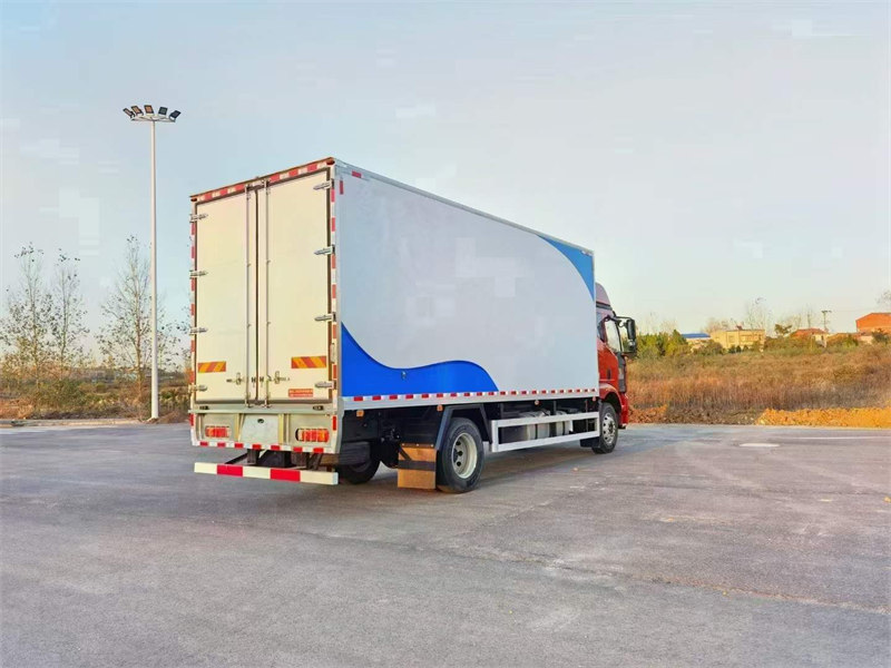 6.8米解放鮮活水產(chǎn)品運輸車