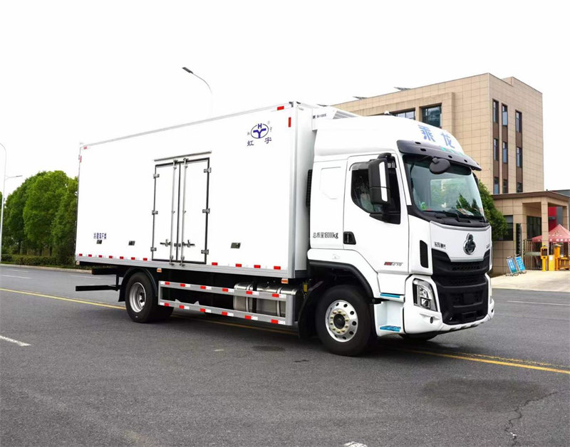 柳汽乘龍H5高頂雙臥冷藏車(chē)