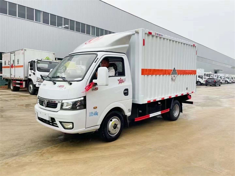 雜項危險品運輸車東風途逸