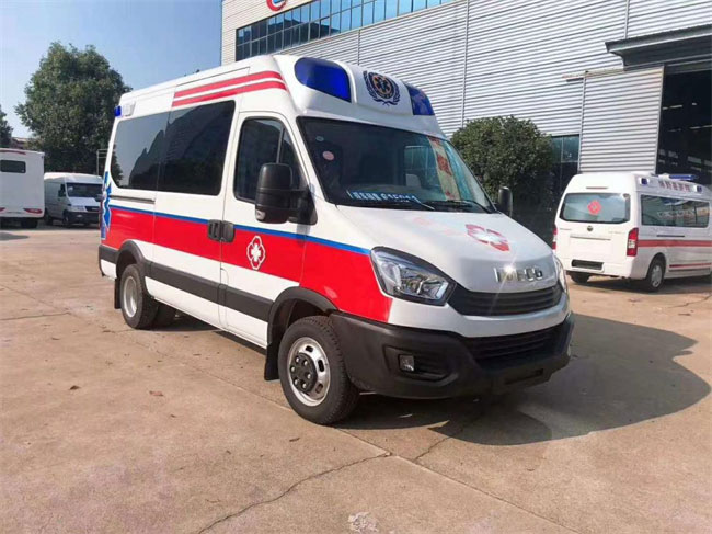 依維柯負壓型救護車
