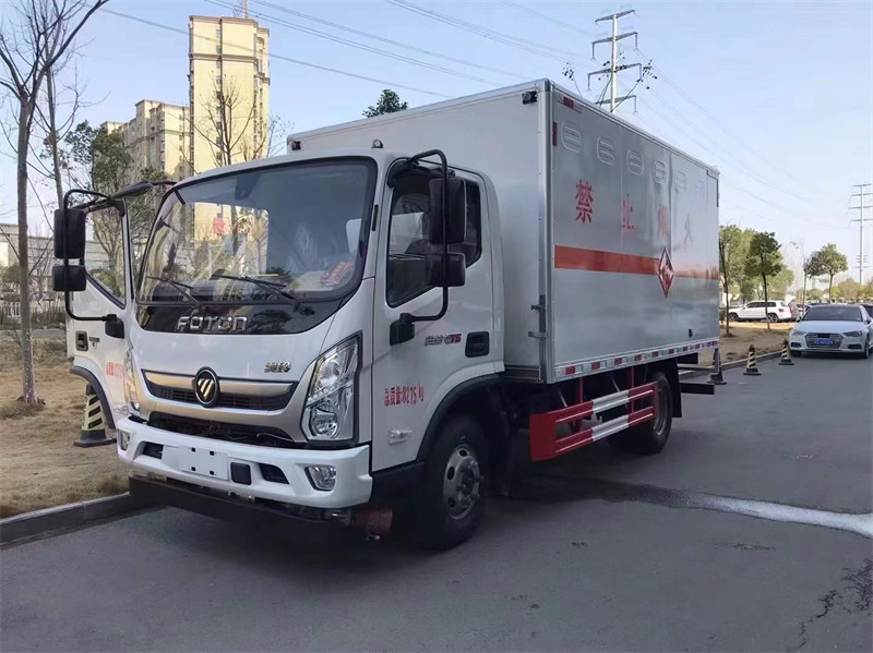 4.2米危險(xiǎn)品廂式車超低價(jià)格