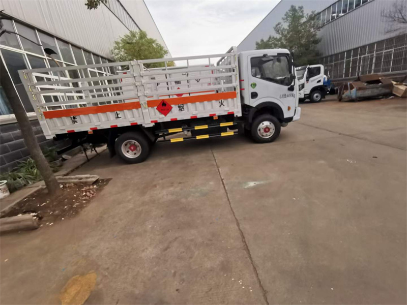 4.2米氣瓶運(yùn)輸車廠家特價