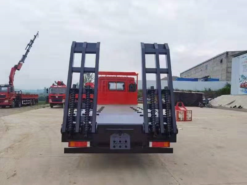 東風(fēng)后八輪平板車可分期