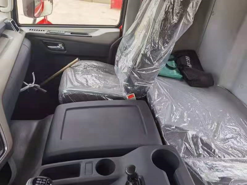 東風(fēng)后八輪平板車可分期