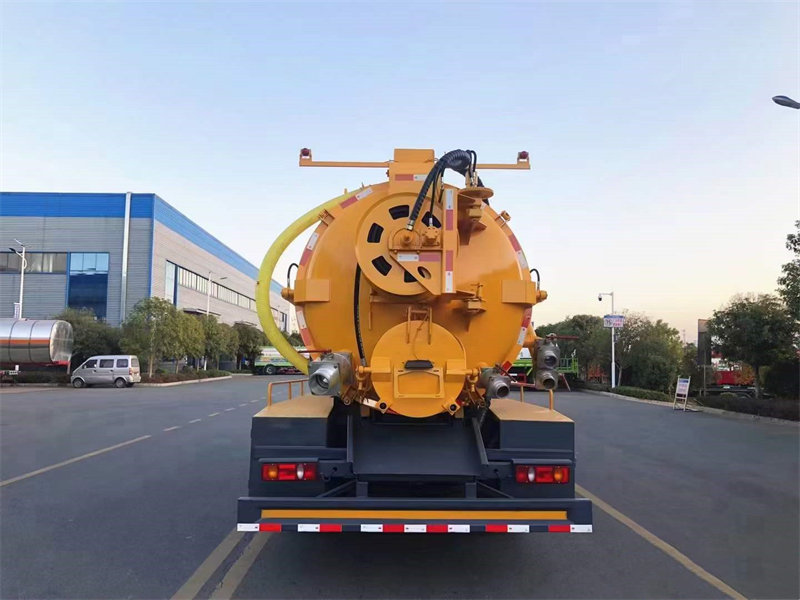 15方一體罐清洗吸污車廠家現(xiàn)車