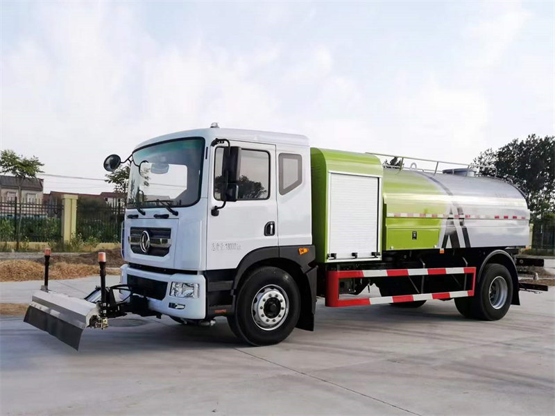 電動?xùn)|風(fēng)18噸清洗車