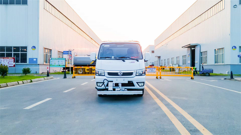 東?途風(fēng)?逸路面養(yǎng)護(hù)清洗車直賣