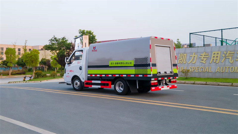 東?途風(fēng)?逸路面養(yǎng)護(hù)清洗車直賣
