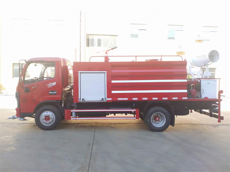 多利卡D6消防灑水車操作靈活