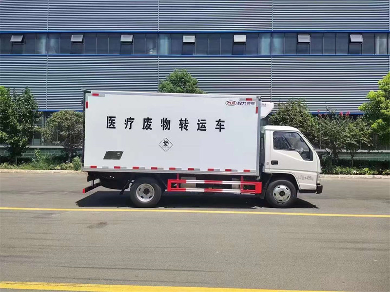 江鈴醫(yī)療廢物轉(zhuǎn)運(yùn)車發(fā)往新疆