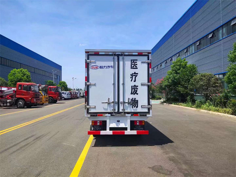 江鈴醫(yī)療廢物轉(zhuǎn)運(yùn)車發(fā)往新疆