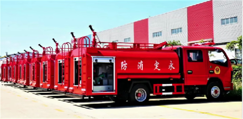多利卡雙排消防灑水車流量大
