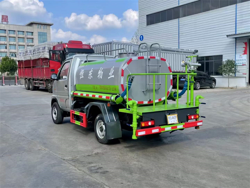 小型灑水車(chē)湖北自營(yíng)廠家