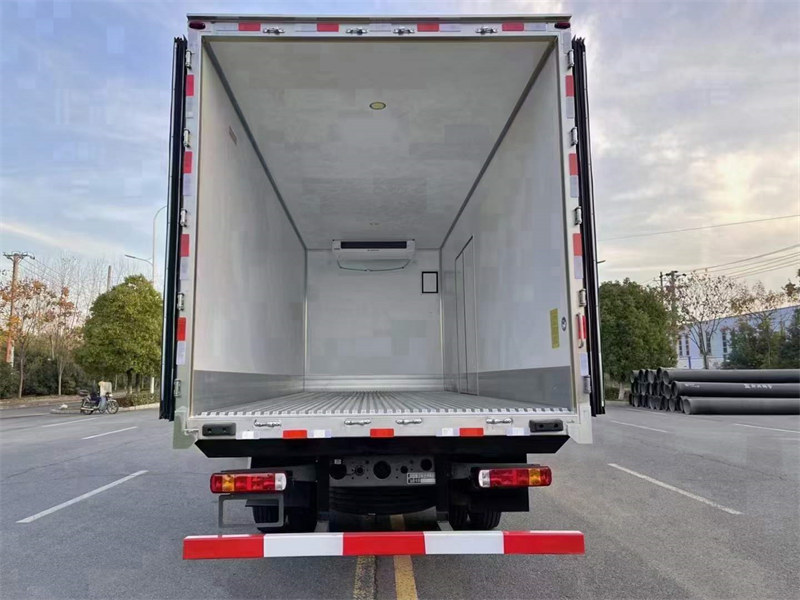 6.8米國(guó)六汕德卡冷藏車(chē)全新升級(jí)