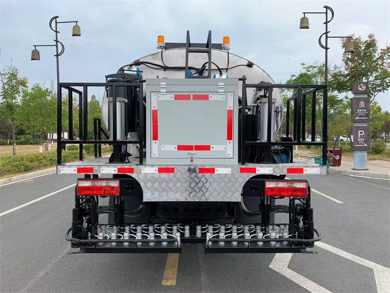 10方東風D9瀝青灑布車230馬力