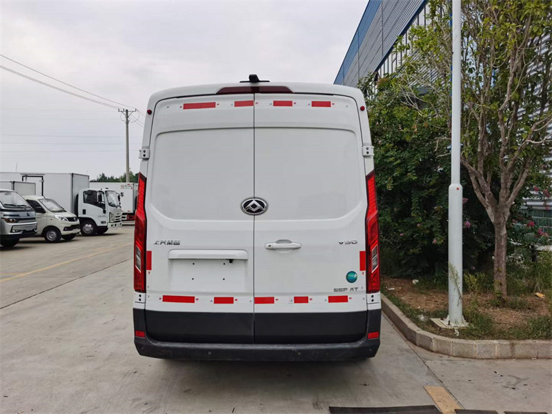 上汽大通V80自動擋冷藏車現(xiàn)車