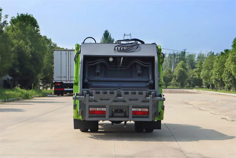 東風(fēng)壓縮垃圾車國(guó)六柴油發(fā)起機(jī)表現(xiàn)出色