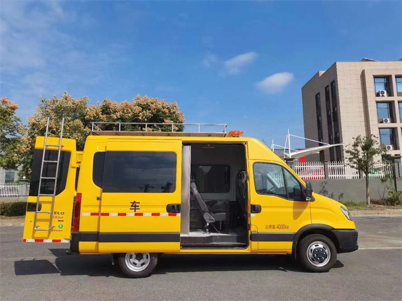 依維柯救險(xiǎn)車氣防車特惠