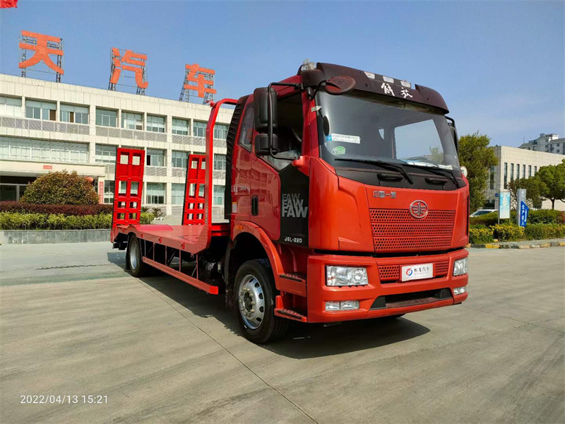 解放J6平板車(chē)下沉板15.8萬(wàn)