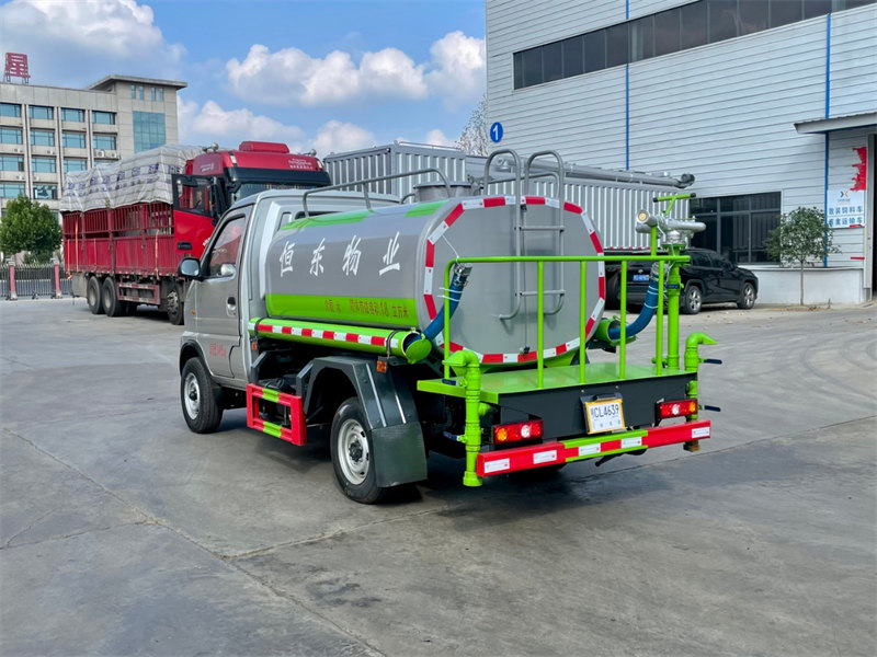 東風(fēng)小霸王2.5方防疫消毒車招標(biāo)利器