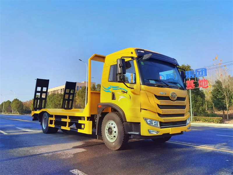 解放龍V平板運(yùn)輸車(chē)現(xiàn)車(chē)壹臺(tái)