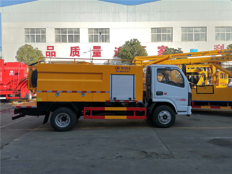 東風(fēng)新款6方方罐高壓清洗車
