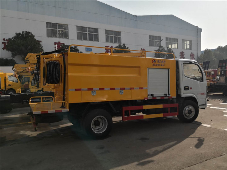 東風(fēng)新款6方方罐高壓清洗車