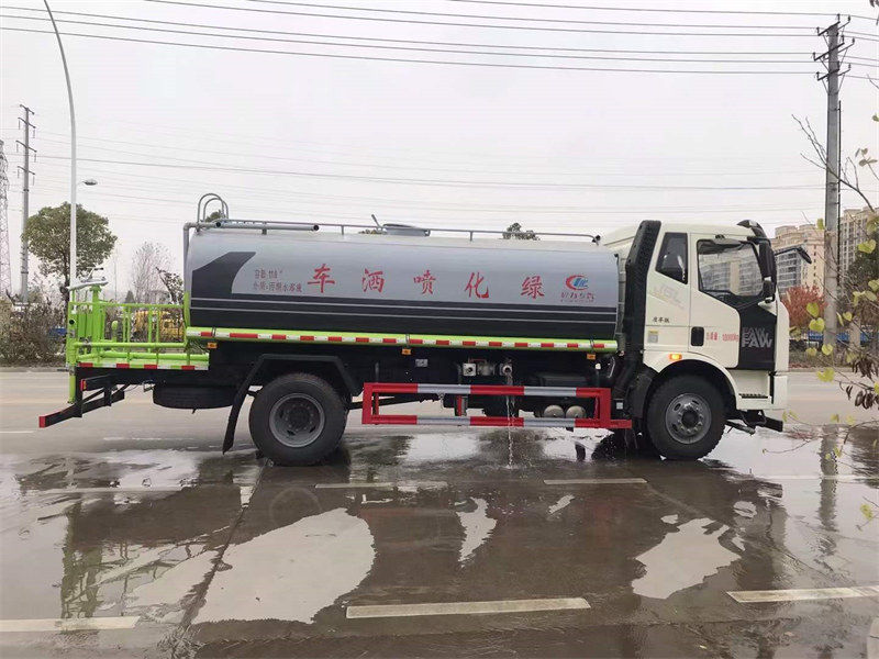 解放J6國六15方灑水車底價促銷