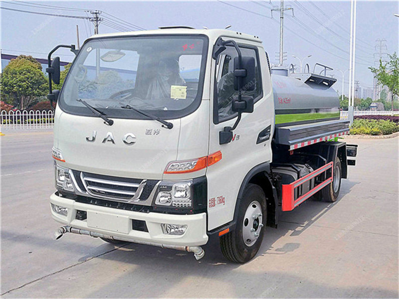 駿鈴5噸綠化噴灑車熱賣