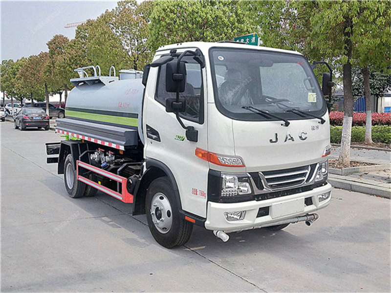 駿鈴5噸綠化噴灑車熱賣