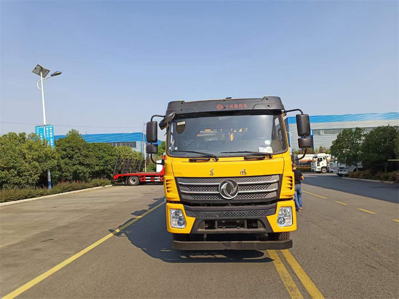 后八輪清洗吸污車東風新款