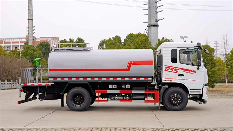東風(fēng)D3灑水車廠家報(bào)價(jià)