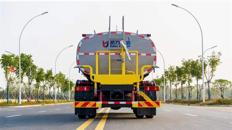 東風(fēng)天錦灑水車吸力大射程遠(yuǎn)