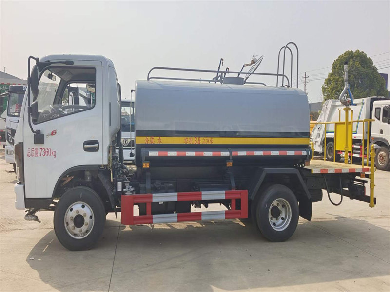 東風(fēng)福瑞卡F6灑水車公告樣車特價(jià)