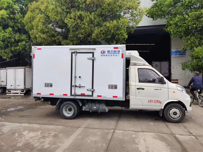 福田祥菱V2冷藏車現(xiàn)車晶龍三代保溫廂體漢雪-15度機(jī)組
