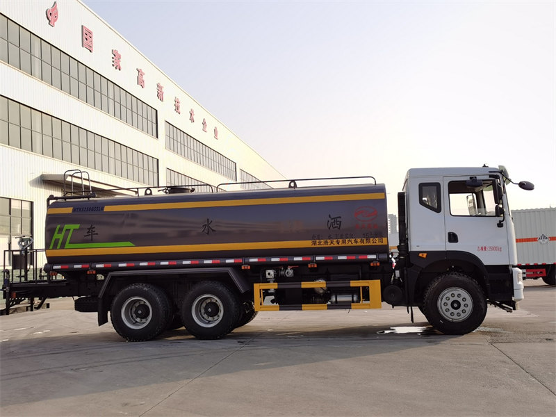 華神T5后雙橋24噸灑水車4月報價