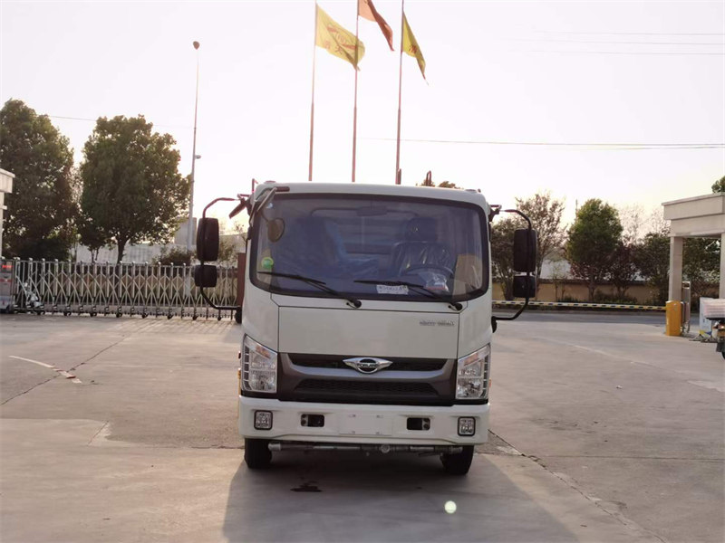 7方領(lǐng)航H2國(guó)六藍(lán)牌灑水車單排寬體